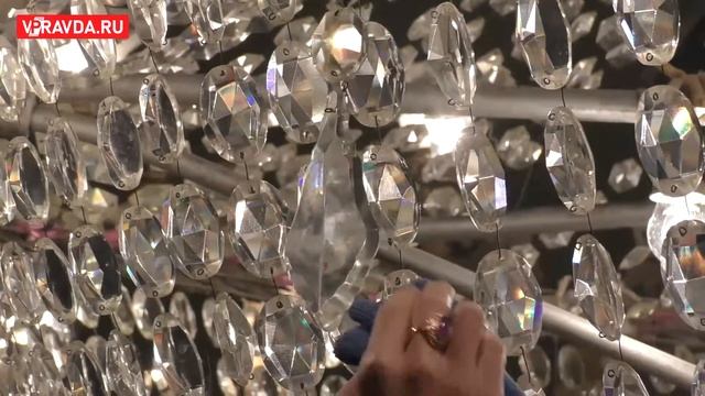 Хрустальную люстру Волгоградского музтеатра весом 750 смотреть онлайн