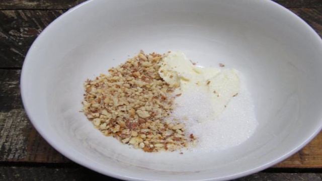 Сладкая пицца с яблоком