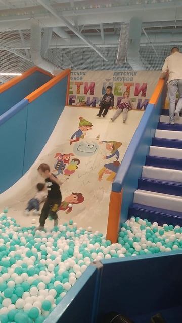 Детский центр.  #семьявместе  #лигапобеда #футбол #iceskatin