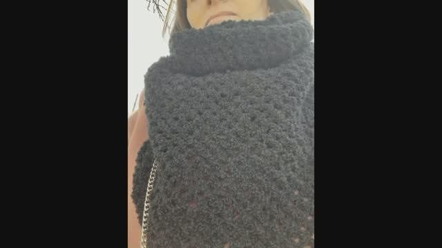 Платок из буклированной пряжи