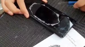 КАК СНЯТЬ защитное стекло на УЛЬТРАФИОЛЕТОВОМ клее? HOW