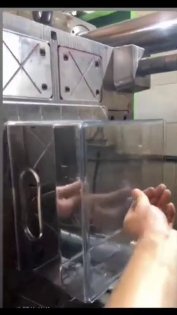 Литой прозрачный ящик из ПЭТ на ТПА Threeplast