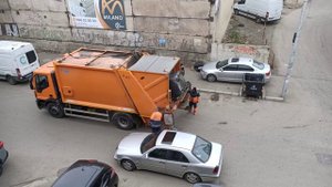 Грузия, г.Тбилиси. Мусоровоз.