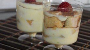 Тирамису в стаканчиках с малиной