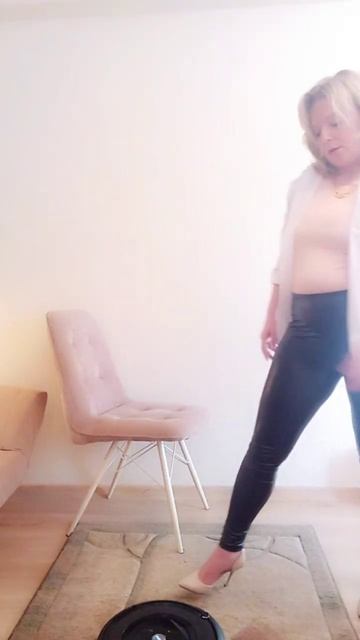 РОЗЫГРЫШ💥робота - пылесоса в компании по отделке бал? смотреть онлайн