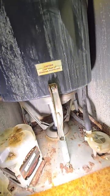 Как стирает машинка, которой уже 60 лет! Это же раритет, смотреть онлайн