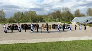 Влад Маленко, "Мы весной поднимаемся в полный рост", читает Симеон Крылов