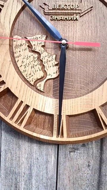 Часы из дуба с твоим логотипом #woodworking #wood #часыназаказ смотреть онлайн