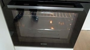 Распаковка — Электрический духовой шкаф Indesit IFE 2420 BL