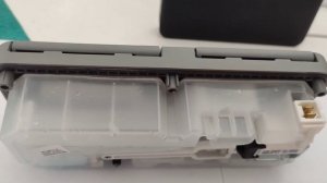 Диспенсер Порошок остаётся в посудомоечной не раство?