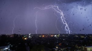 Мощная ночная гроза 10/05/2025