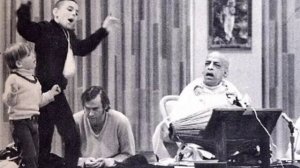 Утренняя прогулка Шрилы Прабхупады 12.05.1975,Перт, Австралия. Примите Бога как он есть. Псевдобоги.