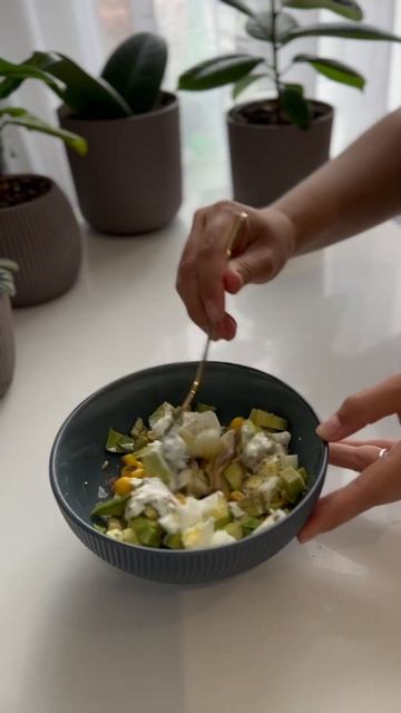 Начинённая лепёшка🫓 #завтрак #тортилья #лаваш #тунец # смотреть онлайн