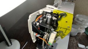 Заклинило маховик на швейной машинке (208)/Что делать?