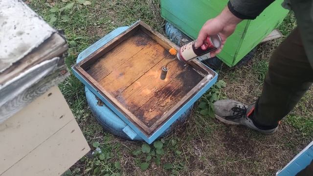 ЛАЙФХАК ЧТОБЫ НЕ ЗАСТЫЛИ ПЧЁЛЫ как СПАСТИ СЛАБЫЕ СЕМЬ? смотреть онлайн