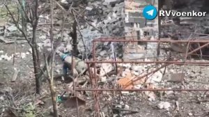 Такого вы ещё не видели: дрон прилетел точно в кастрюлю ВСУшнику - одно из самых смешных видео а