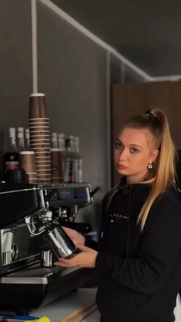 Не расстраивайте бариста 🥹❤️ #кофейня #кофе #бариста смотреть онлайн