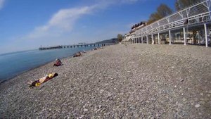 Лазаревское в мае:курортным сезоном и не пахнет, но первые туристы уже есть, обстановка на курорте