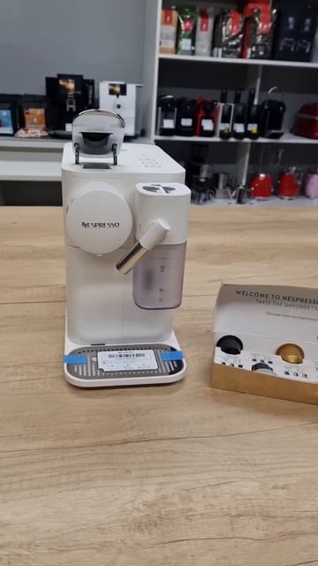 ☝️Кавоварка капсульна Delonghi Nespresso Lattissima One за 13285 грн в смотреть онлайн