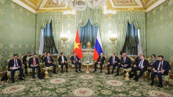 На фоне провокаций: Путин провел дипломатический марафон в Москве