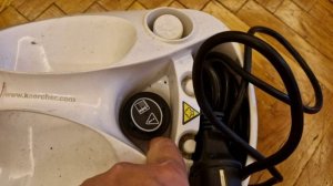 как выкрутить пробку предохранительный клапан у  керхер karcher SC 4