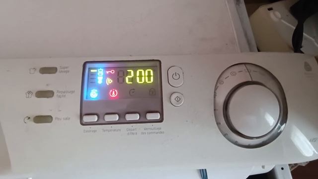 Панель стиральной машины Hotpoint-Ariston AVSF120(INDESIT WISL83) ошибк?