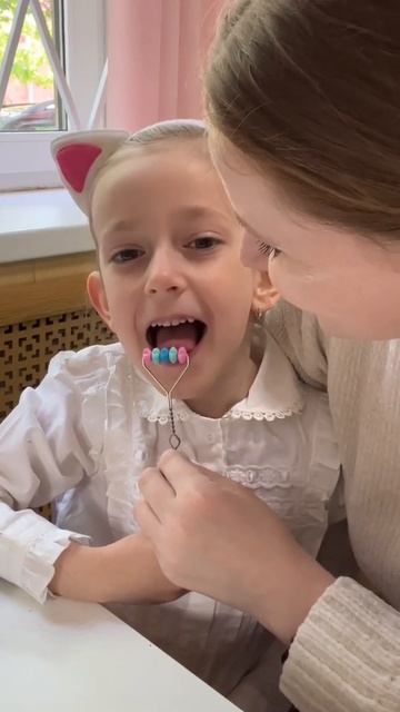 Массаж языка для постановки шипящих массажным зондом