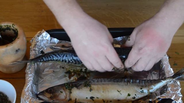 Рыба на мангале. Шашлык из скумбрии. и мясо и рыба. смотреть онлайн