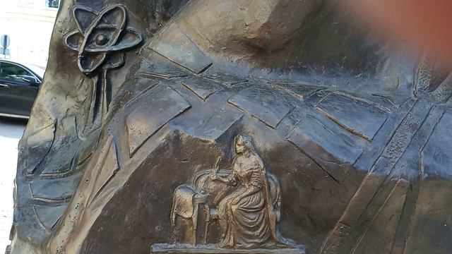 Памятник швейной машинке . Подольск. смотреть онлайн