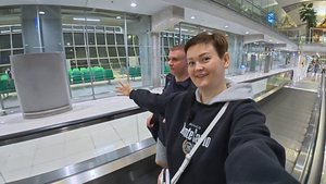 Таиланд ура мы дома! ПРОБЛЕМЫ на границе с эмиграшками! Нас ПОДВЕЛО такси! КУДА заселились?) Влог