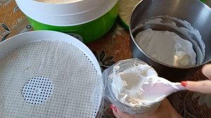 МЕРЕНГА. СУШИМ В СУШИЛКЕ ДЛЯ ОВОЩЕЙ.