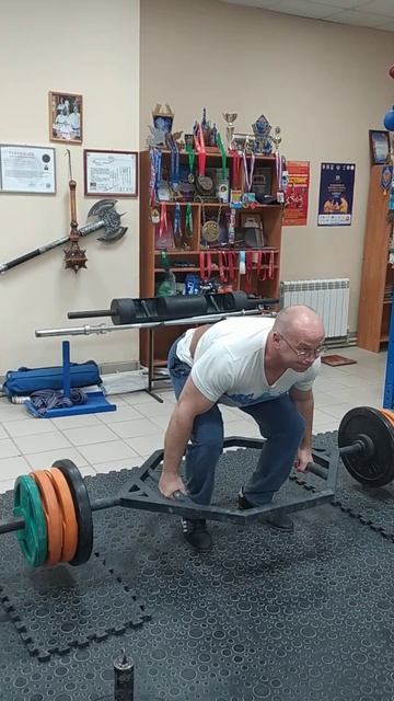 Олег Руденко, 51 год , тяга Трэп - грифа (trap bar, hex bar) - 160 кг. смотреть онлайн