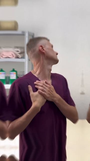 Простые упражнения от холки и боли в шее. #мышцы #масса? смотреть онлайн