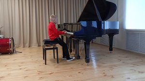 Сарапионов Давид, 10 лет, "Танец игрушечного солдатика и балерины", Родинская ДШИ
