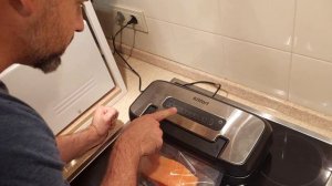 Упаковываем форель. Обзор вакууматора Kitfort KT-1525.