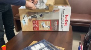 Распаковка — Вертикальный пылесос Tefal Clean&Steam VP7751WH