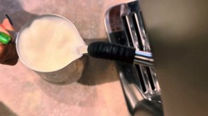 Приготовление капучино на delonghi