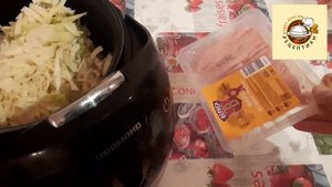 Тушёная капуста с куриным фаршем в мультиварке