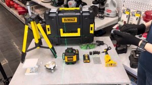 Лазерный Уровень DeWALT с треногой