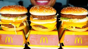 ТРИ СОЧНЫХ БИГМАКА ЗА ШЕСТЬ МИНУТ: МУКБАНГ McDonalds