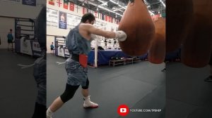 Поэтому он чемпион мира по боксу!