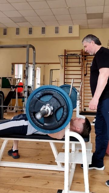 Жим лёжа 95 кг на 8 раз , own weight 75 кг #shorts смотреть онлайн