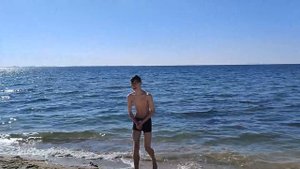 Наполним музыкой весь мир  исполнитель песни Пётр Сот?