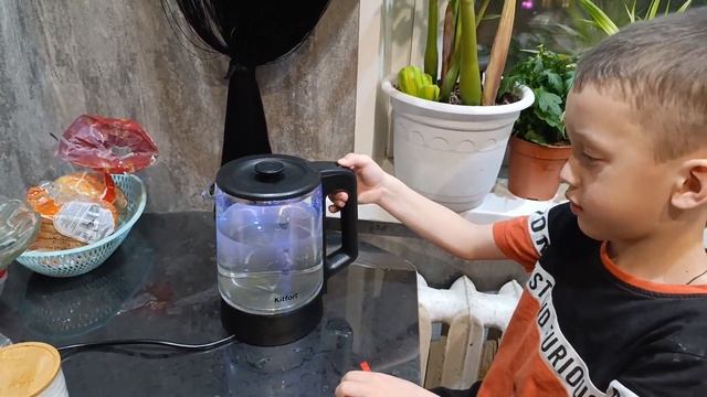 Обзор чайника Kitfort KT-6708 смотреть онлайн