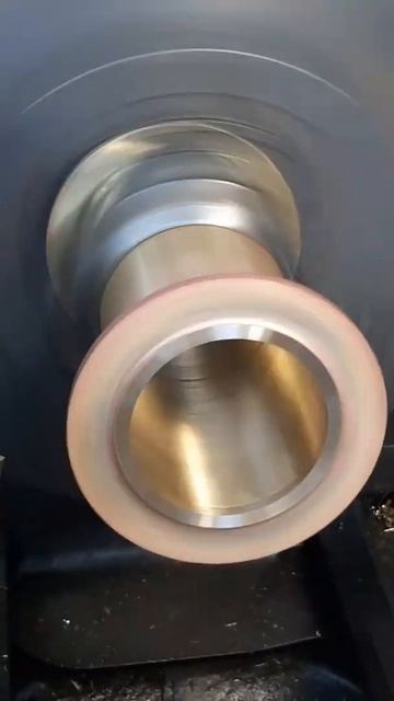 Торцовка латунной трубы из Л63 на станке 1к62 #Shorts смотреть онлайн