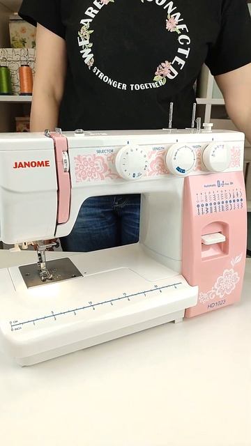 Janome HD1023 Распаковка электромеханической швейной маши? смотреть онлайн