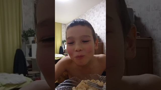 макароны печеньки рыбки и вода я ела перекус! смотреть онлайн