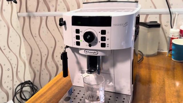 Як варить майже нова Делонгі Магніфіка С? смотреть онлайн