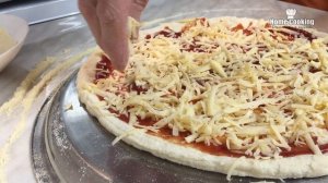 Идеальная домашняя пицца в духовке, как в пиццерии лег