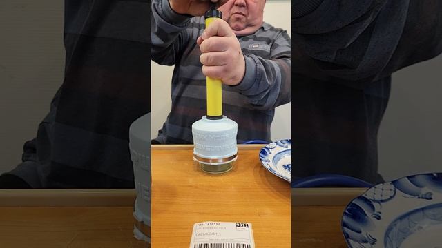 9811 Вакуумный укупорщик Медведева ТО-82. Для подготовки банок к автоклавированию, консервирования.